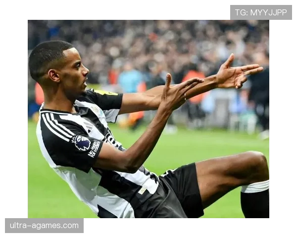 伊萨克如何在新生代中锋竞争中突破哈兰德的阴影