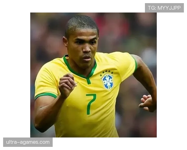 拉菲尼亚与道格拉斯·科斯塔的巅峰期对比：技术特点与效率差异分析